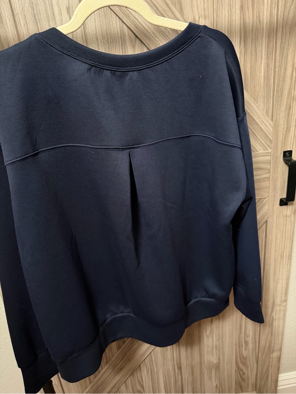Dear Scarlett 1X Navy Wrinkle-Free Crewneck Pullover NWT - Picture 4 of 4